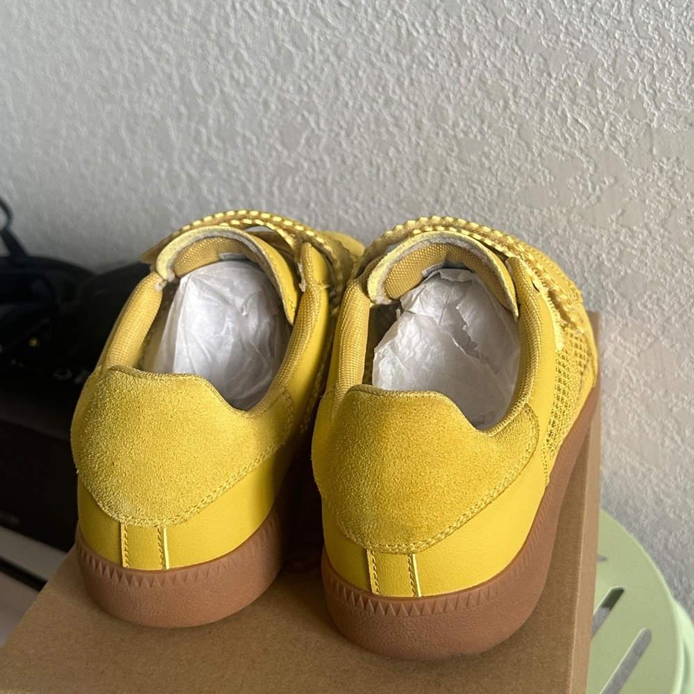 Steve Madden momentum sneaker - Picture 6 of 6
